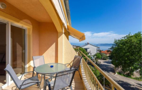 Lovely Apartment In Dramalj With Kitchen